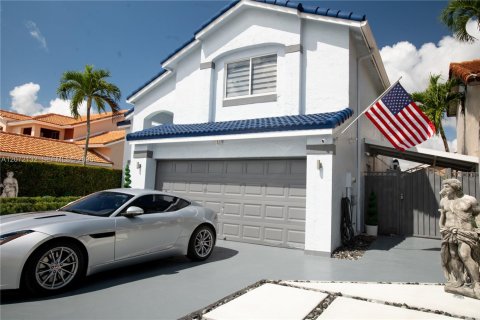 Casa en venta en Miami, Florida, 4 dormitorios, 248.61 m2 № 2305815 - foto 17