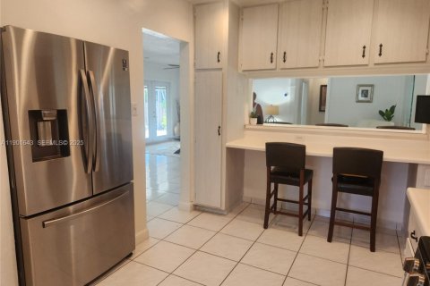 House in Hollywood, Florida 3 bedrooms, 172.89 sq.m. № 1985734 - photo 14