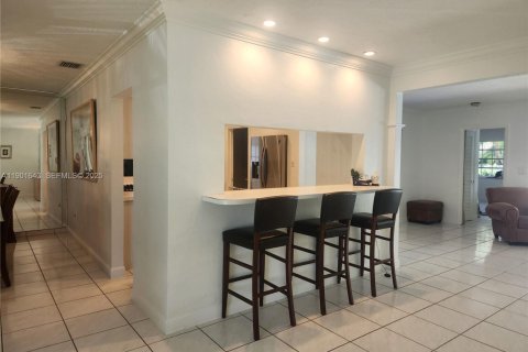 House in Hollywood, Florida 3 bedrooms, 172.89 sq.m. № 1985734 - photo 5