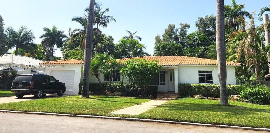 House in Hollywood, Florida 3 bedrooms, 172.89 sq.m. № 1985734