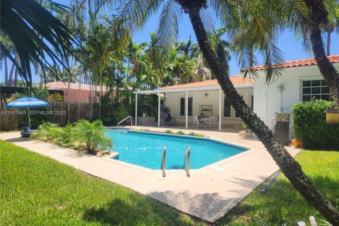 House in Hollywood, Florida 3 bedrooms, 172.89 sq.m. № 1985734 - photo 28