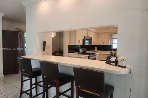 House in Hollywood, Florida 3 bedrooms, 172.89 sq.m. № 1985734 - photo 7