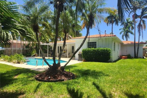 House in Hollywood, Florida 3 bedrooms, 172.89 sq.m. № 1985734 - photo 27