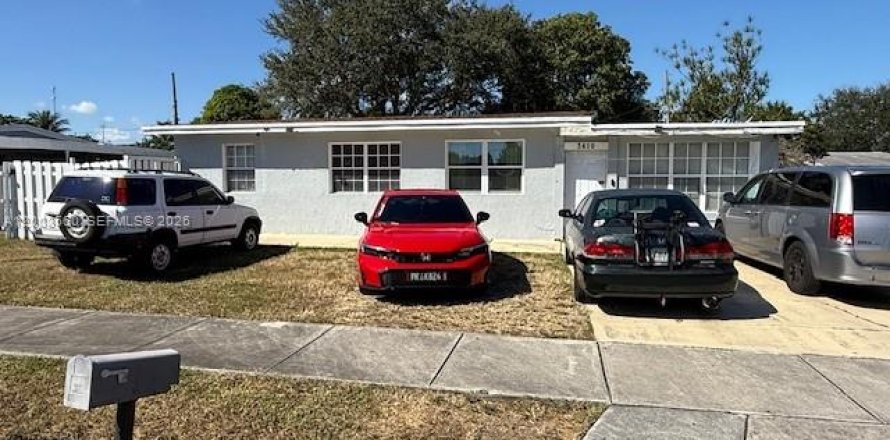 House in West Park, Florida 4 bedrooms, 131.27 sq.m. № 2068138