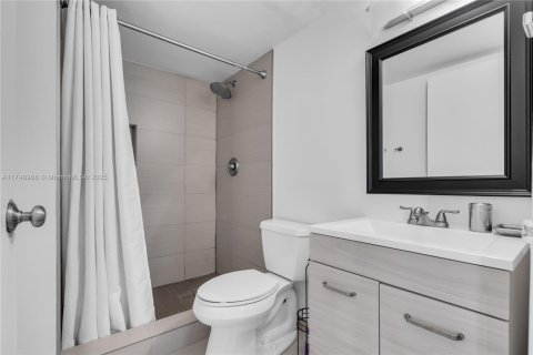 Condo in Miami, Florida, 2 bedrooms № 1980156 - photo 24