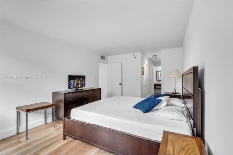 Condo in Miami, Florida, 2 bedrooms № 1980156 - photo 28