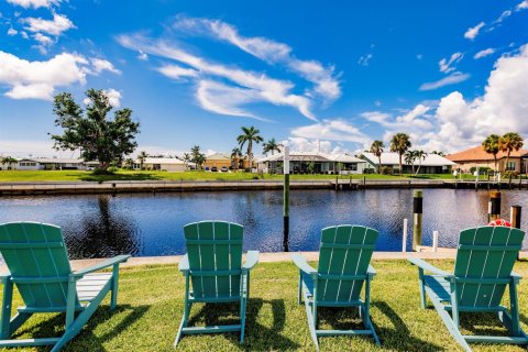 Villa ou maison à vendre à Punta Gorda, Floride: 3 chambres, 152.45 m2 № 2082220 - photo 2