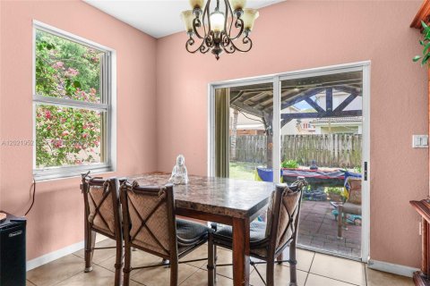 Villa ou maison à vendre à Cutler Bay, Floride: 5 chambres, 191.47 m2 № 2174115 - photo 7