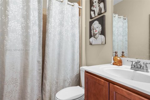 Villa ou maison à vendre à Cutler Bay, Floride: 5 chambres, 191.47 m2 № 2174115 - photo 8