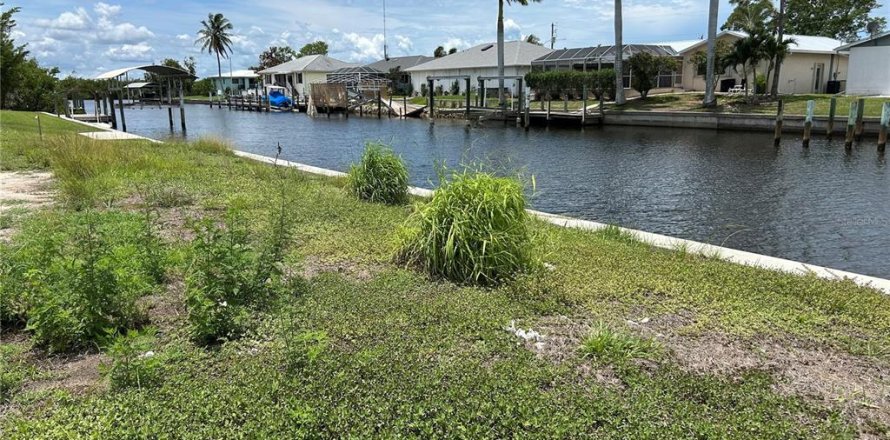 Land in Punta Gorda, Florida № 1822727