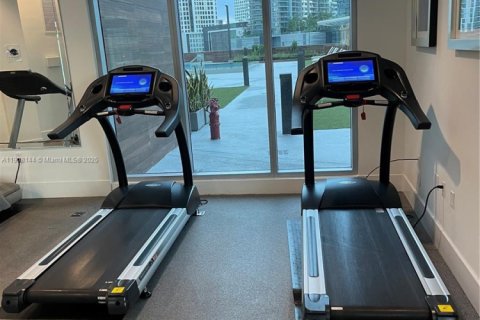 Condominio en alquiler en Miami, Florida, 1 dormitorio, 64.85 m2 № 2012680 - foto 25