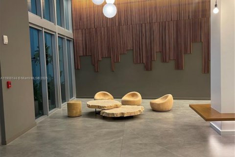 Condominio en alquiler en Miami, Florida, 1 dormitorio, 64.85 m2 № 2012680 - foto 5