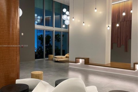 Condominio en alquiler en Miami, Florida, 1 dormitorio, 64.85 m2 № 2012680 - foto 6