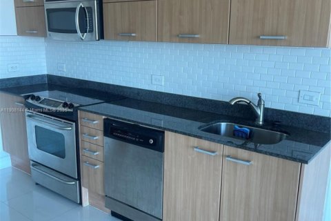 Condominio en alquiler en Miami, Florida, 1 dormitorio, 64.85 m2 № 2012680 - foto 9