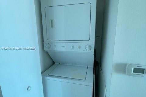 Condominio en alquiler en Miami, Florida, 1 dormitorio, 64.85 m2 № 2012680 - foto 21