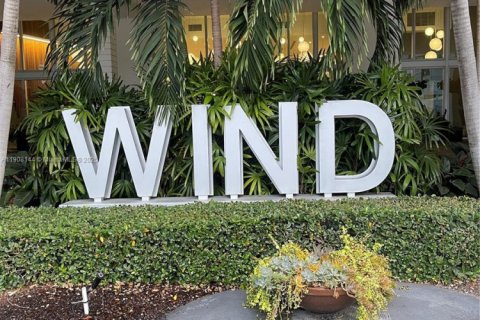 Condominio en Miami, Florida, 1 dormitorio  № 2012680