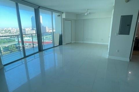 Condominio en alquiler en Miami, Florida, 1 dormitorio, 64.85 m2 № 2012680 - foto 20
