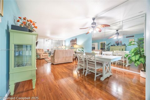 Купить кондоминиум в Лодерхилл, Флорида 2 спальни, 117.06м2, № 1954776 - фото 10