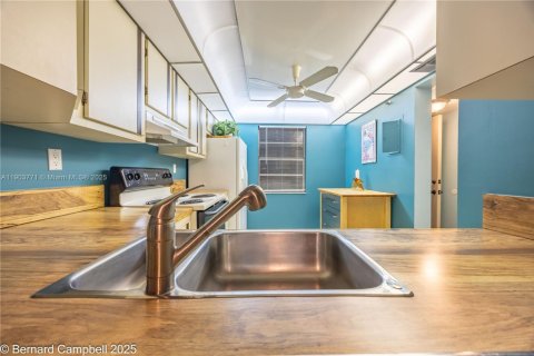 Купить кондоминиум в Лодерхилл, Флорида 2 спальни, 117.06м2, № 1954776 - фото 3