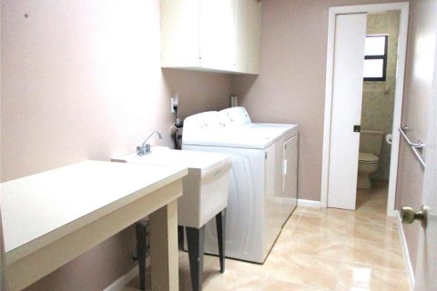 House in Bartow, Florida 2 bedrooms, 175.59 sq.m. № 1760618 - photo 15