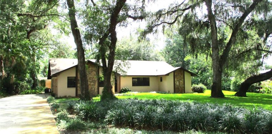 House in Bartow, Florida 2 bedrooms, 175.59 sq.m. № 1760618