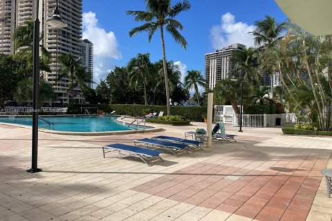 Condo in Sunny Isles Beach, Florida, 1 bedroom  № 1735614 - photo 20