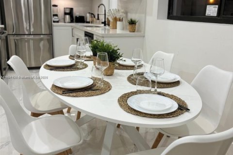 Casa en venta en Miami, Florida, 3 dormitorios, 119.57 m2 № 1981624 - foto 5