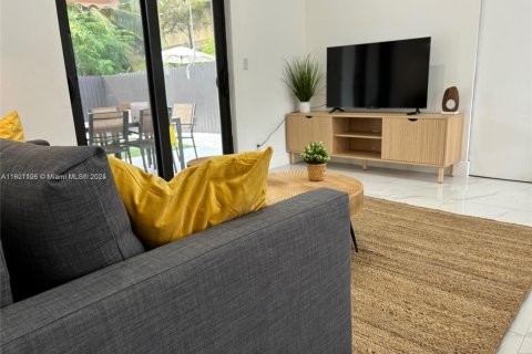 Casa en venta en Miami, Florida, 3 dormitorios, 119.57 m2 № 1981624 - foto 16
