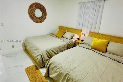 Casa en venta en Miami, Florida, 3 dormitorios, 119.57 m2 № 1981624 - foto 13