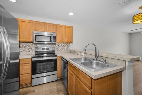 Touwnhouse à vendre à Tampa, Floride: 3 chambres, 141.58 m2 № 2302282 - photo 7