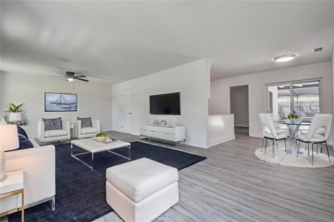 Casa en venta en Pinellas Park, Florida, 3 dormitorios, 112.13 m2 № 1914220 - foto 6