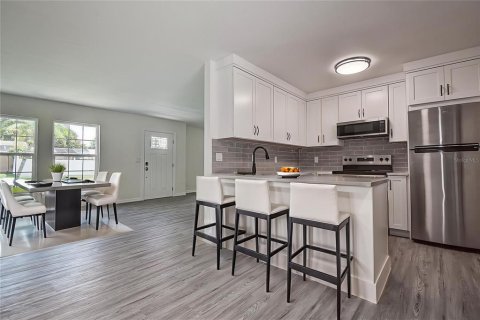 Casa en venta en Pinellas Park, Florida, 3 dormitorios, 112.13 m2 № 1914220 - foto 8