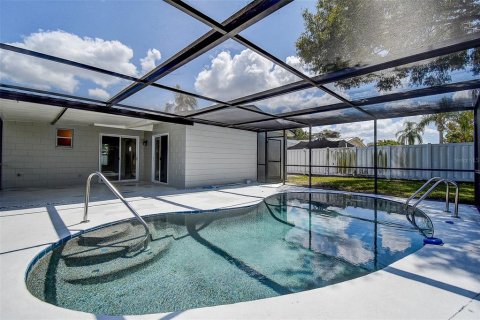 Casa en venta en Pinellas Park, Florida, 3 dormitorios, 112.13 m2 № 1914220 - foto 4
