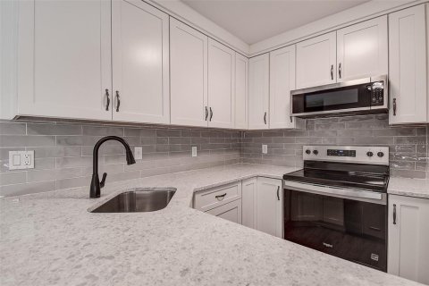 Casa en venta en Pinellas Park, Florida, 3 dormitorios, 112.13 m2 № 1914220 - foto 10
