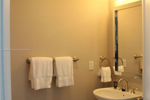 Condominio en venta en Miami Beach, Florida, 2 dormitorios, 144.65 m2 № 1877952 - foto 20