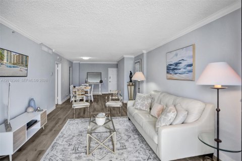 Condominio en alquiler en Hollywood, Florida, 1 dormitorio, 77.57 m2 № 2085840 - foto 4