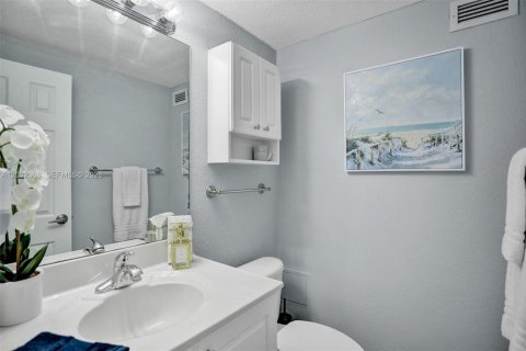 Condominio en alquiler en Hollywood, Florida, 1 dormitorio, 77.57 m2 № 2085840 - foto 9