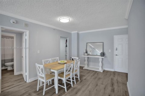 Condominio en alquiler en Hollywood, Florida, 1 dormitorio, 77.57 m2 № 2085840 - foto 5