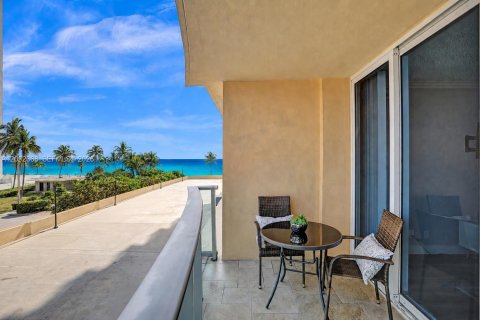 Condominio en Hollywood, Florida, 1 dormitorio  № 2085840
