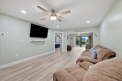 Copropriété à vendre à Largo, Floride: 2 chambres, 111.48 m2 № 2387456 - photo 9
