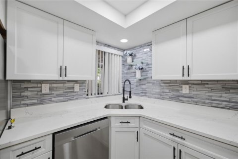 Copropriété à vendre à Largo, Floride: 2 chambres, 111.48 m2 № 2387456 - photo 12