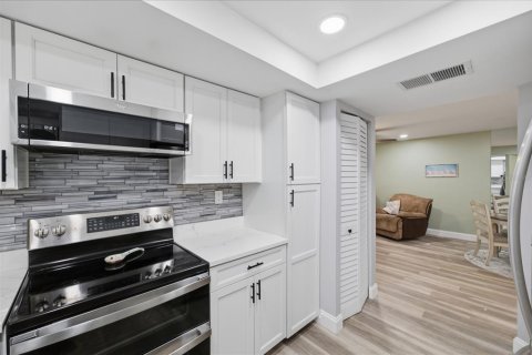 Copropriété à vendre à Largo, Floride: 2 chambres, 111.48 m2 № 2387456 - photo 14