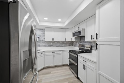 Copropriété à vendre à Largo, Floride: 2 chambres, 111.48 m2 № 2387456 - photo 11