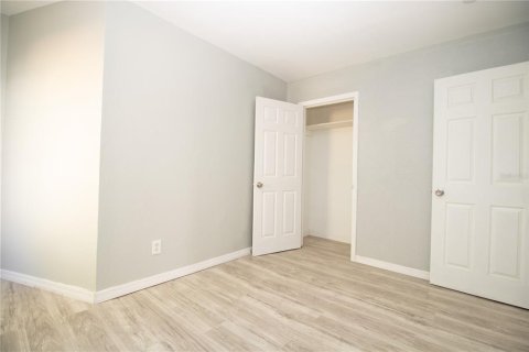 House in Winter Haven, Florida 3 bedrooms, 111.11 sq.m. № 1549416 - photo 11