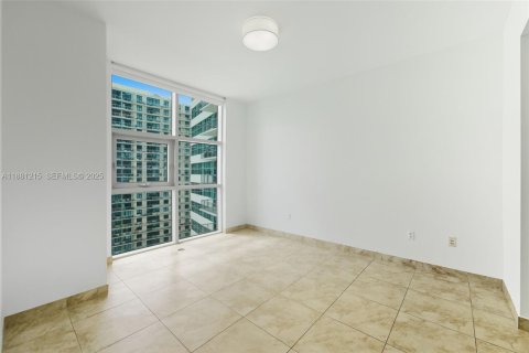 Condo in Miami, Florida, 2 bedrooms № 1983162 - photo 13