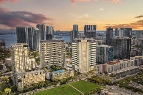 Condo in Miami, Florida, 2 bedrooms № 1983162 - photo 23