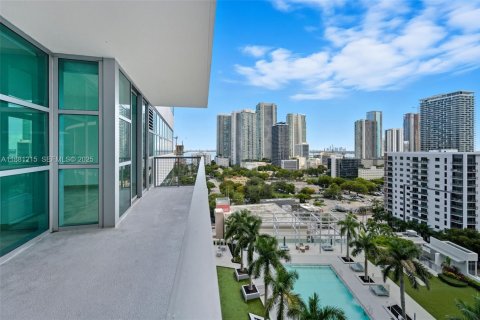 Condo in Miami, Florida, 2 bedrooms № 1983162 - photo 17