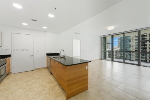 Condo in Miami, Florida, 2 bedrooms № 1983162 - photo 3