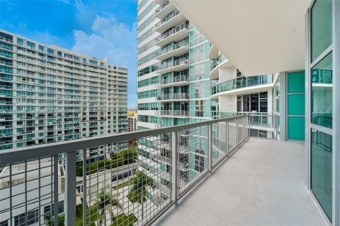 Condo in Miami, Florida, 2 bedrooms № 1983162 - photo 18
