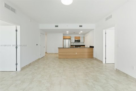 Condo in Miami, Florida, 2 bedrooms № 1983162 - photo 4